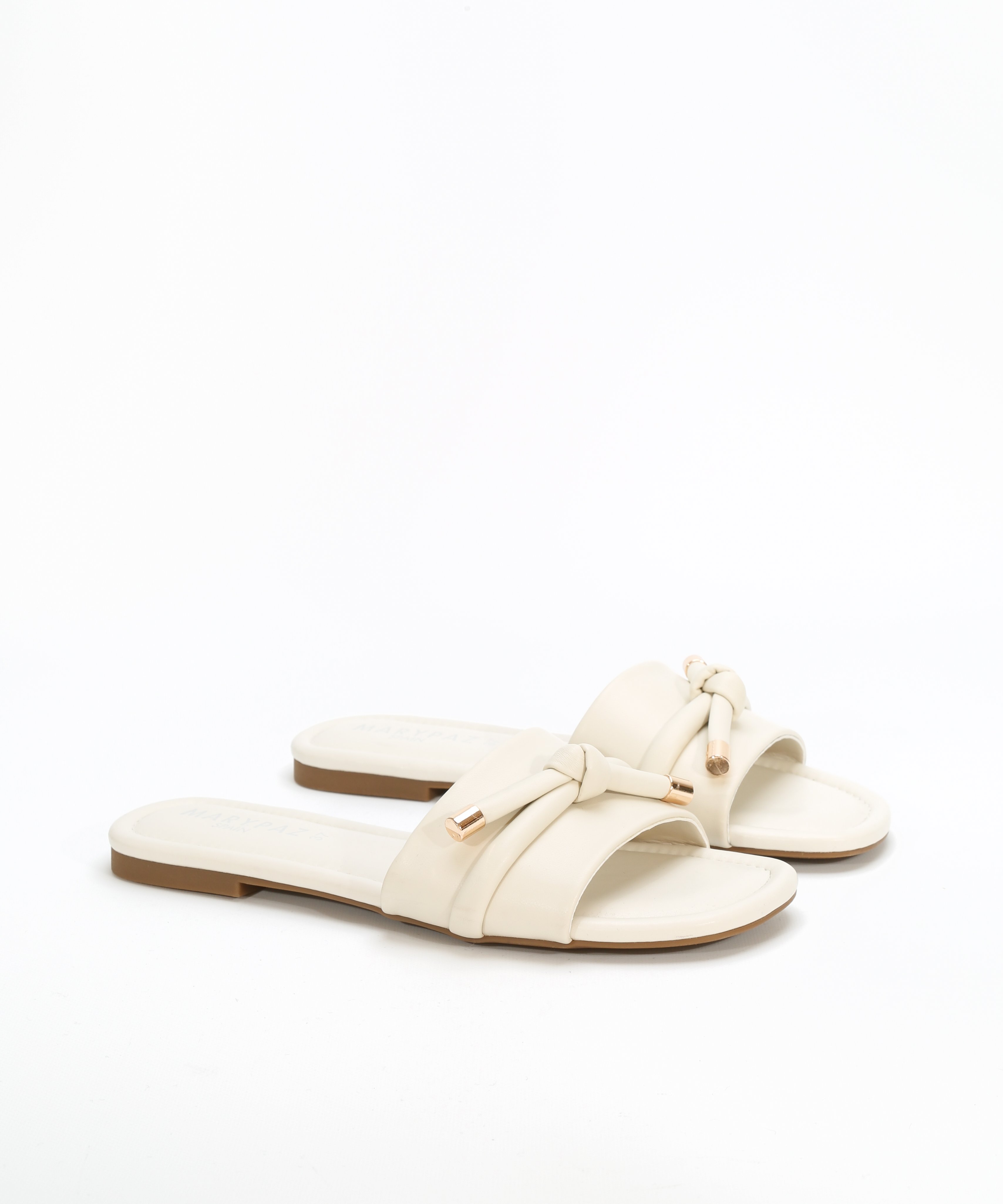 Sandalia plana nudo